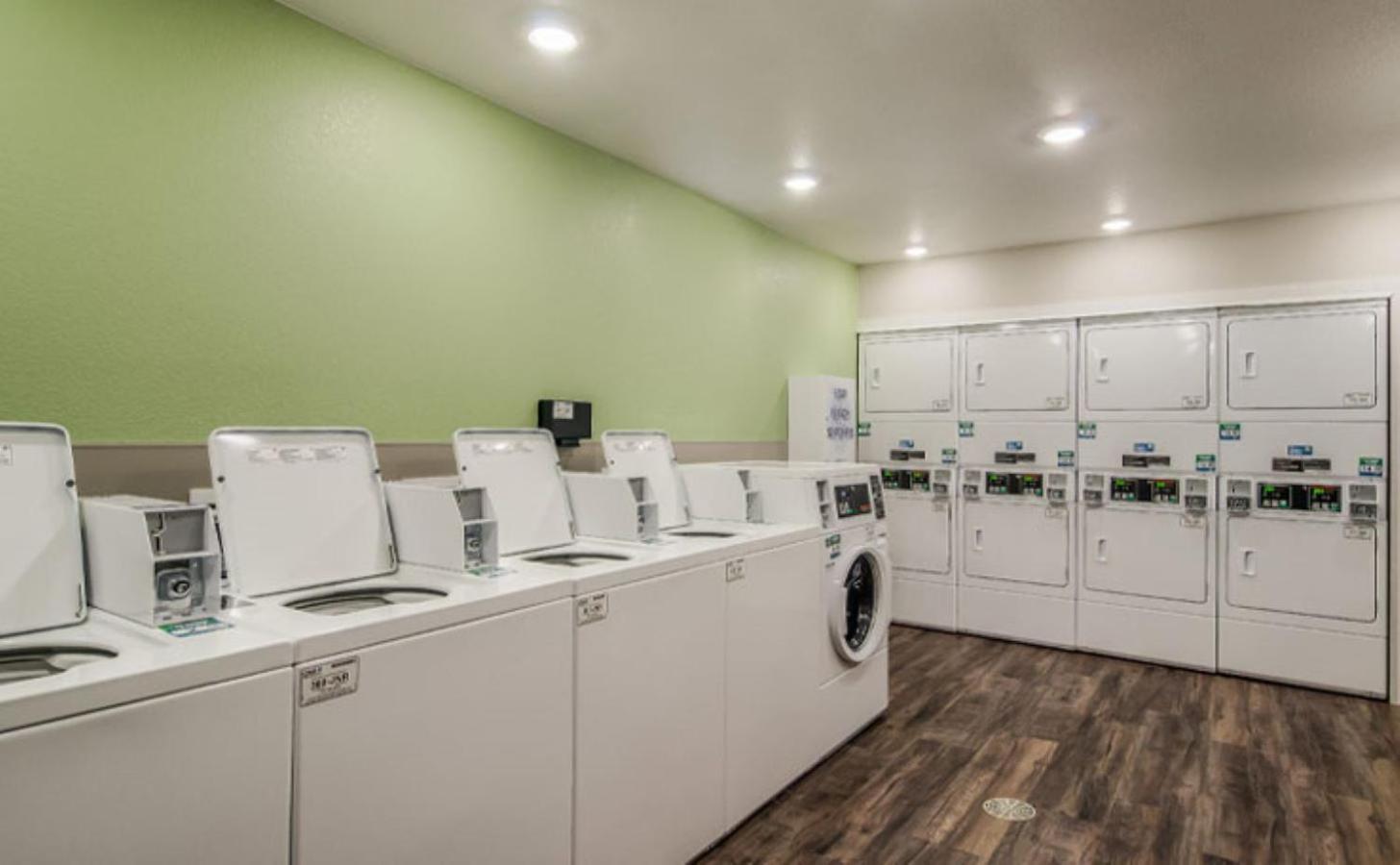 Woodspring Suites Denver קומרס סיטי מראה חיצוני תמונה